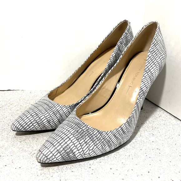Banana Republic high heel pumps US size 9M white gray textured stilettos shoes - Picture 1 of 10